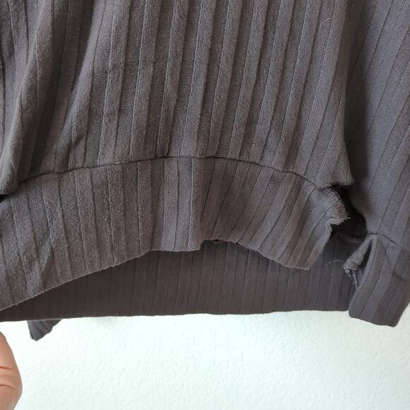 LNA Ribbed Long Sleeve V-Neck Top Small Viscose Soft Etten Laser Cut Out $154 - Picture 6 of 10